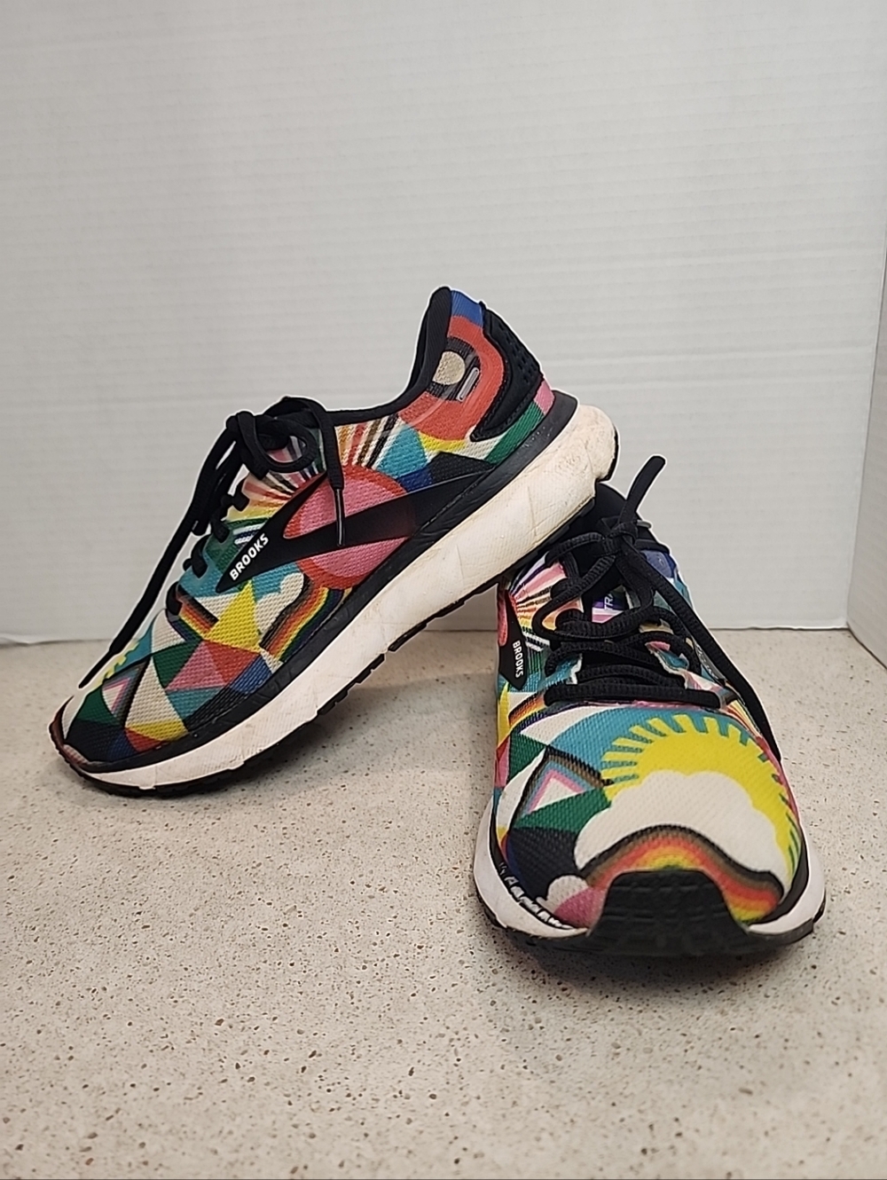 Brooks Trace Women 6.5 Running Shoes Rainbow Lisa Congdon Pride